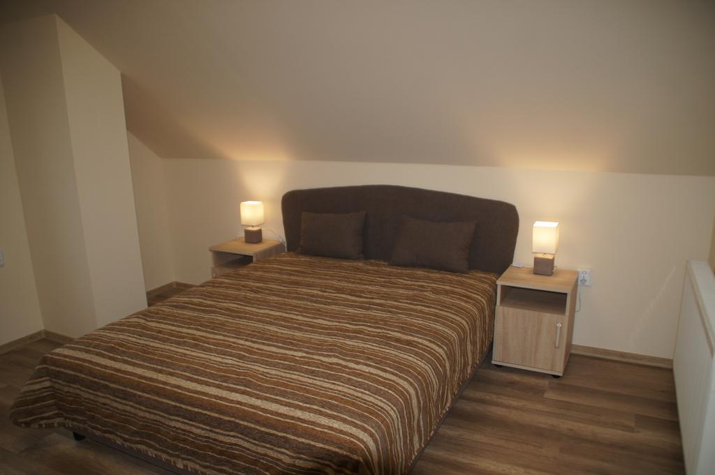 久洛Fonix Apartman公寓 外观 照片